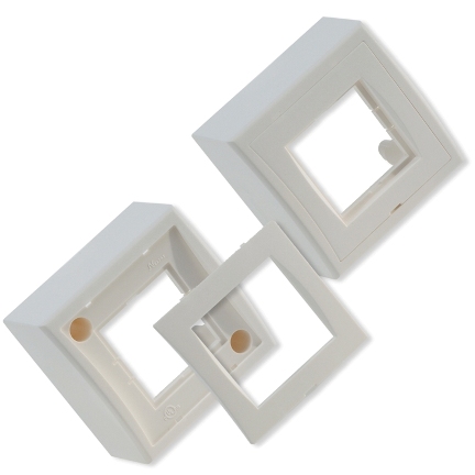 Коробка для настенного монтажа Nexans LANmark, 45x45, белая :: Коробки для зоновой разводки и розетки рабочей зоны